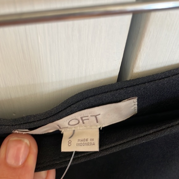 Pencil skirt with floral design- brand new. - Picture 3 of 6